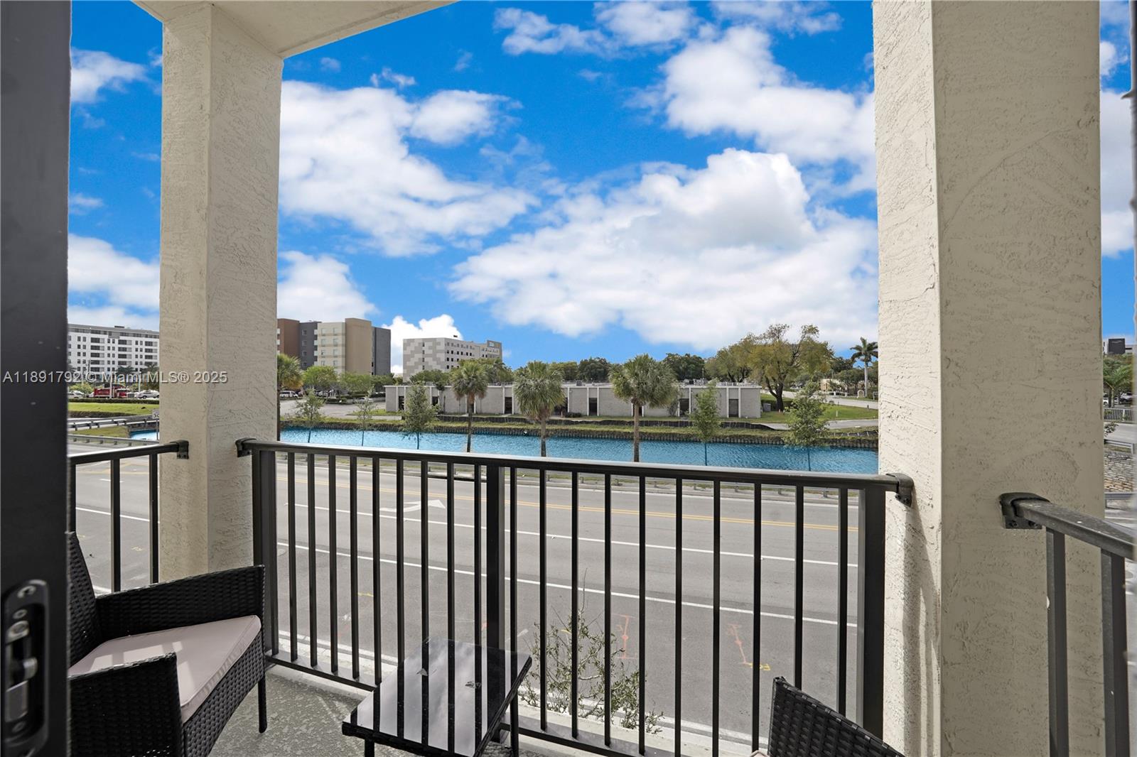 DOWNTOWN DORAL SOUTH PHAS - Residential