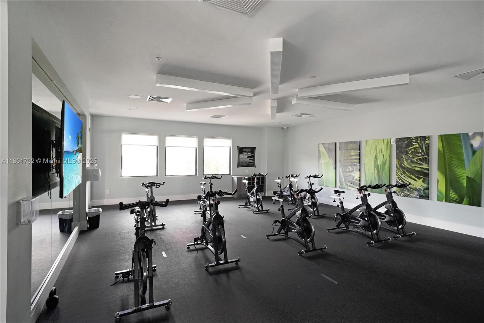 DOWNTOWN DORAL SOUTH PHAS - Residential