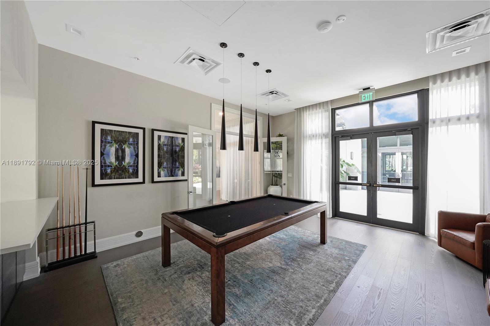 DOWNTOWN DORAL SOUTH PHAS - Residential