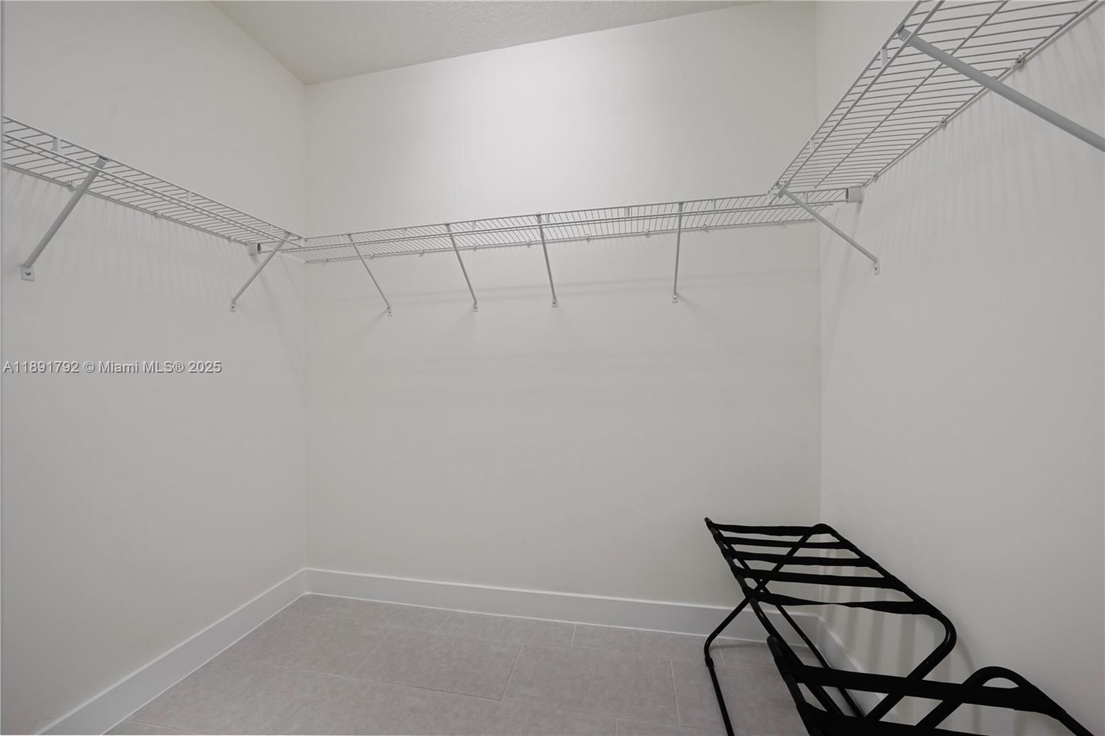 DOWNTOWN DORAL SOUTH PHAS - Residential