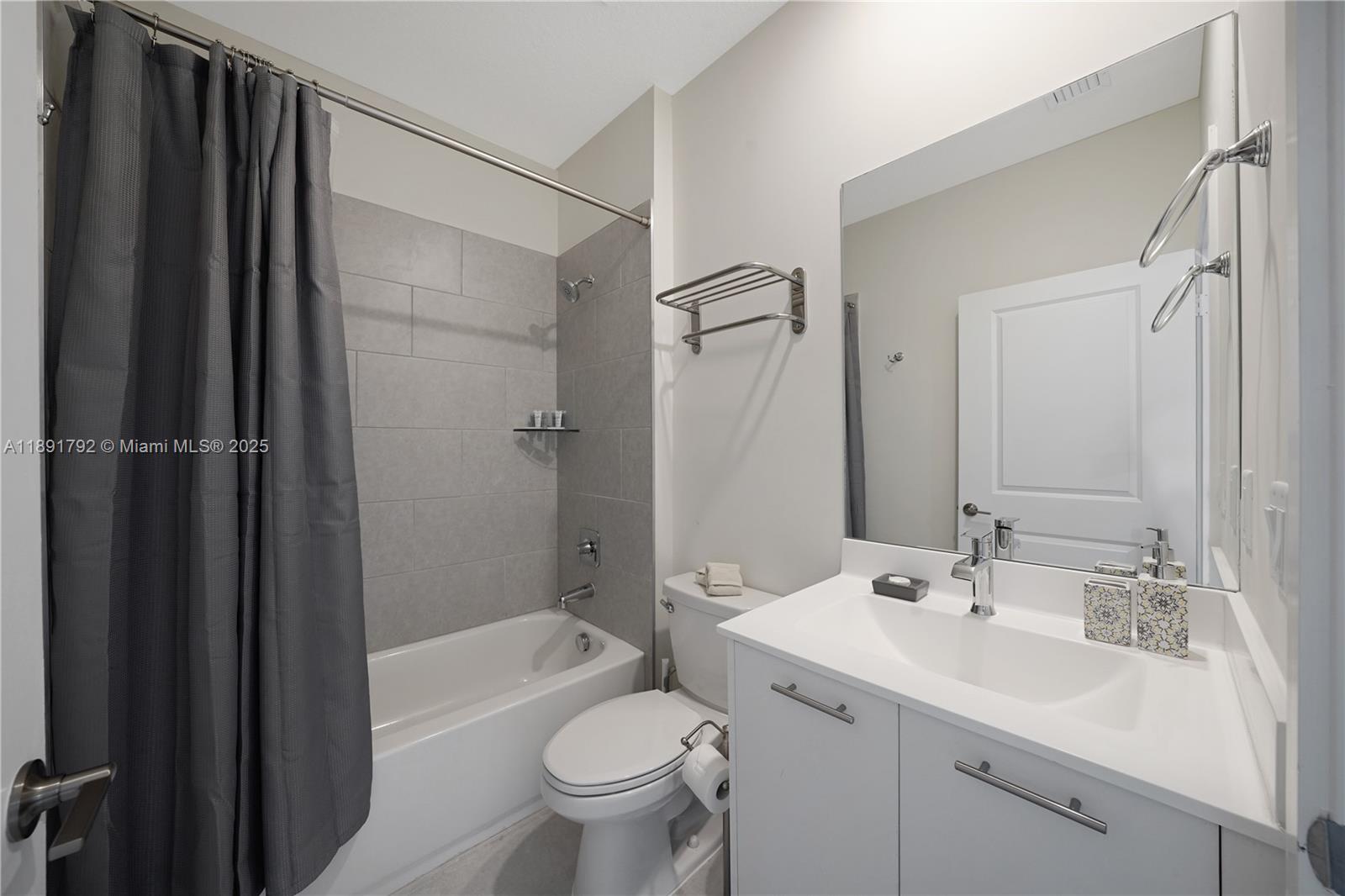 DOWNTOWN DORAL SOUTH PHAS - Residential