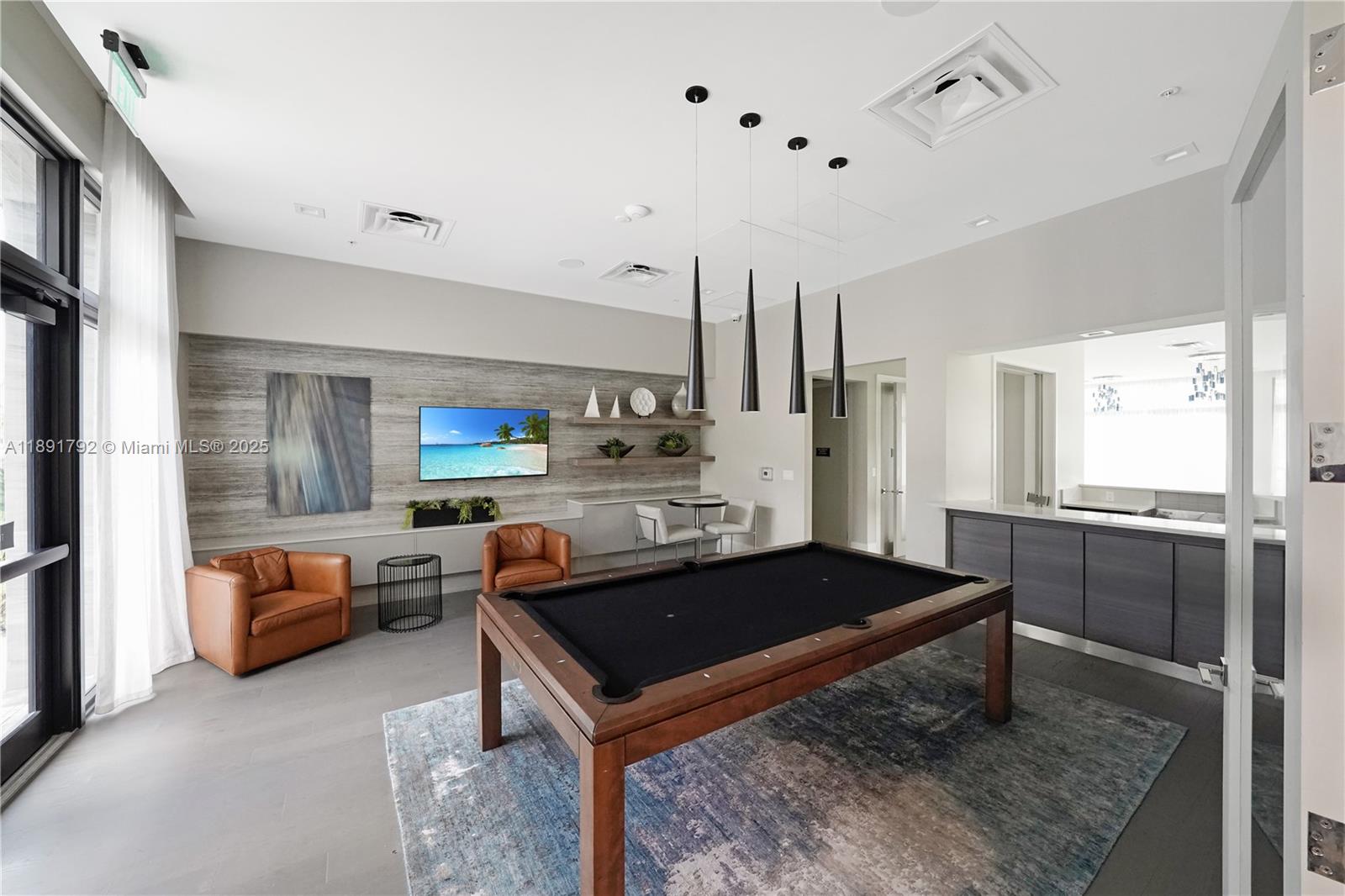 DOWNTOWN DORAL SOUTH PHAS - Residential