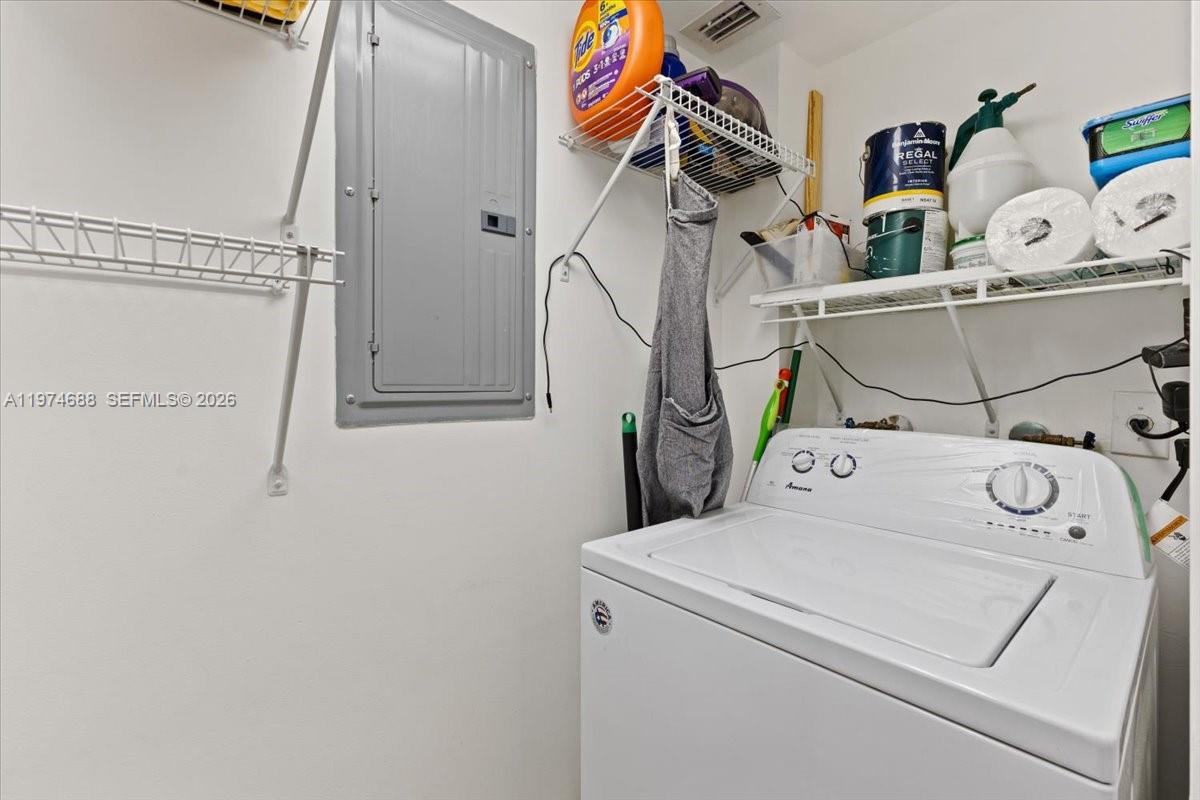 THE COLLINS CONDO - Residential