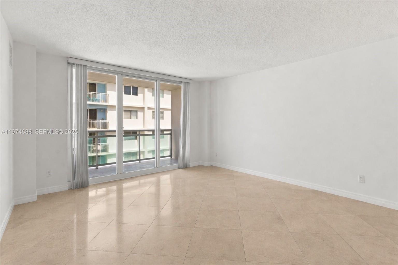 THE COLLINS CONDO - Residential