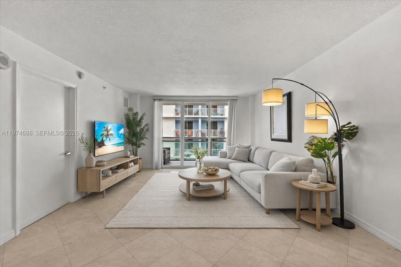 THE COLLINS CONDO - Residential