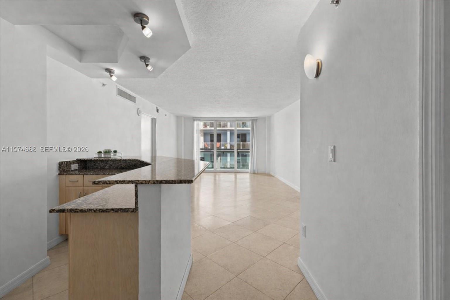 THE COLLINS CONDO - Residential