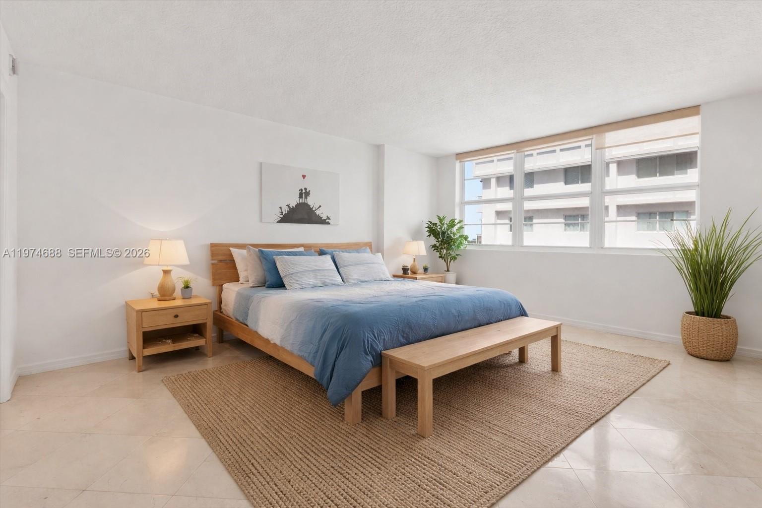 THE COLLINS CONDO - Residential