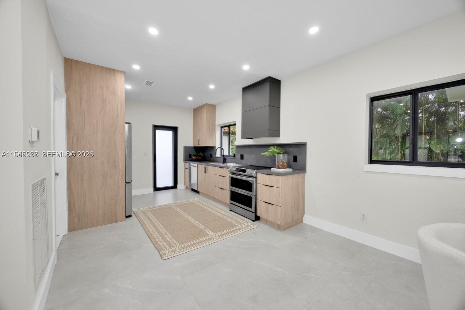 COCONUT GROVE SEC 1-CORAL - Residential