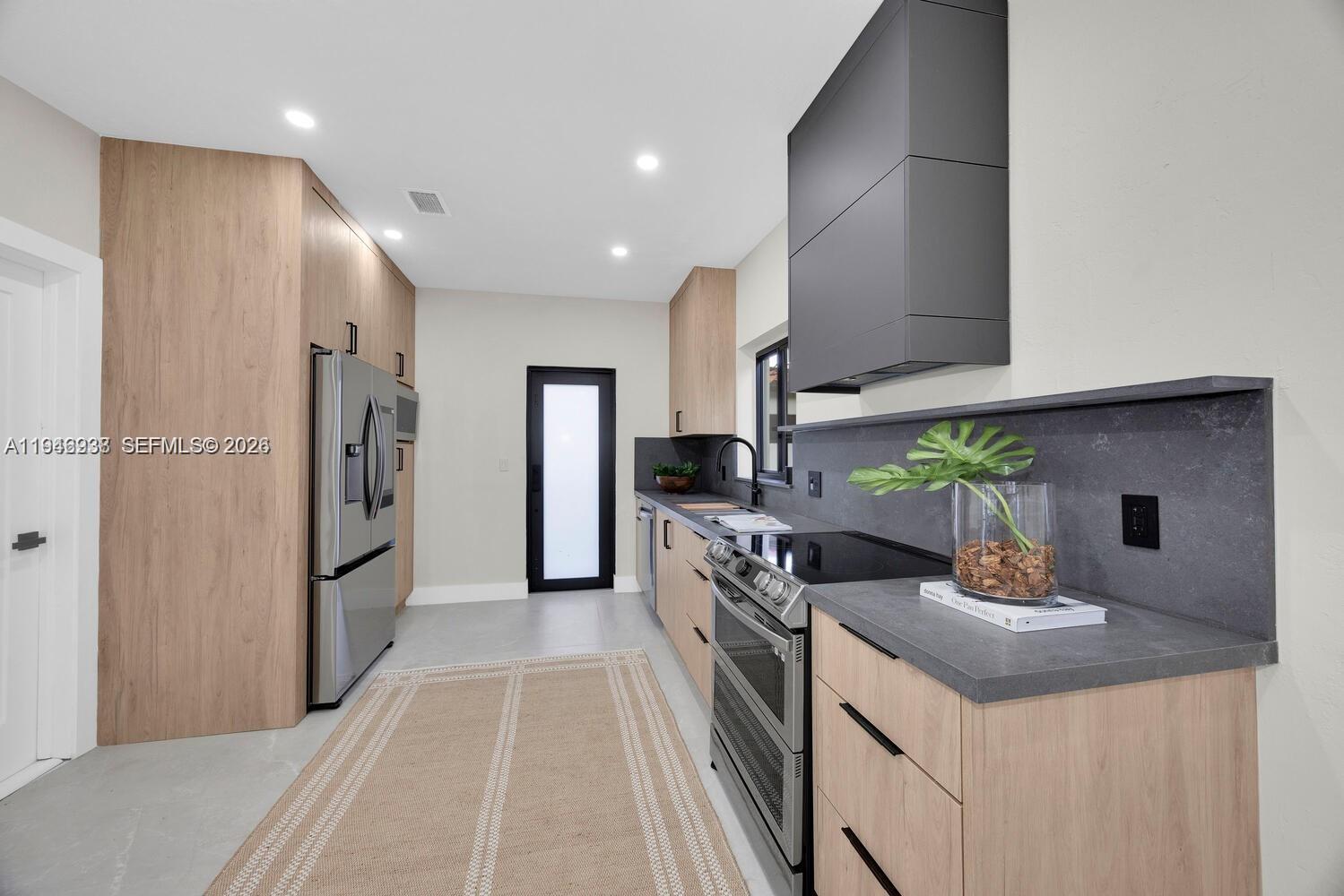 COCONUT GROVE SEC 1-CORAL - Residential