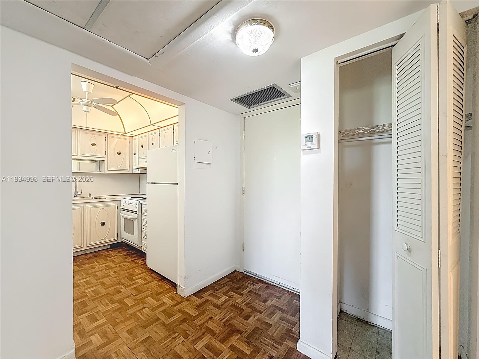 BARCELONA CONDO NORTH BLD - Residential