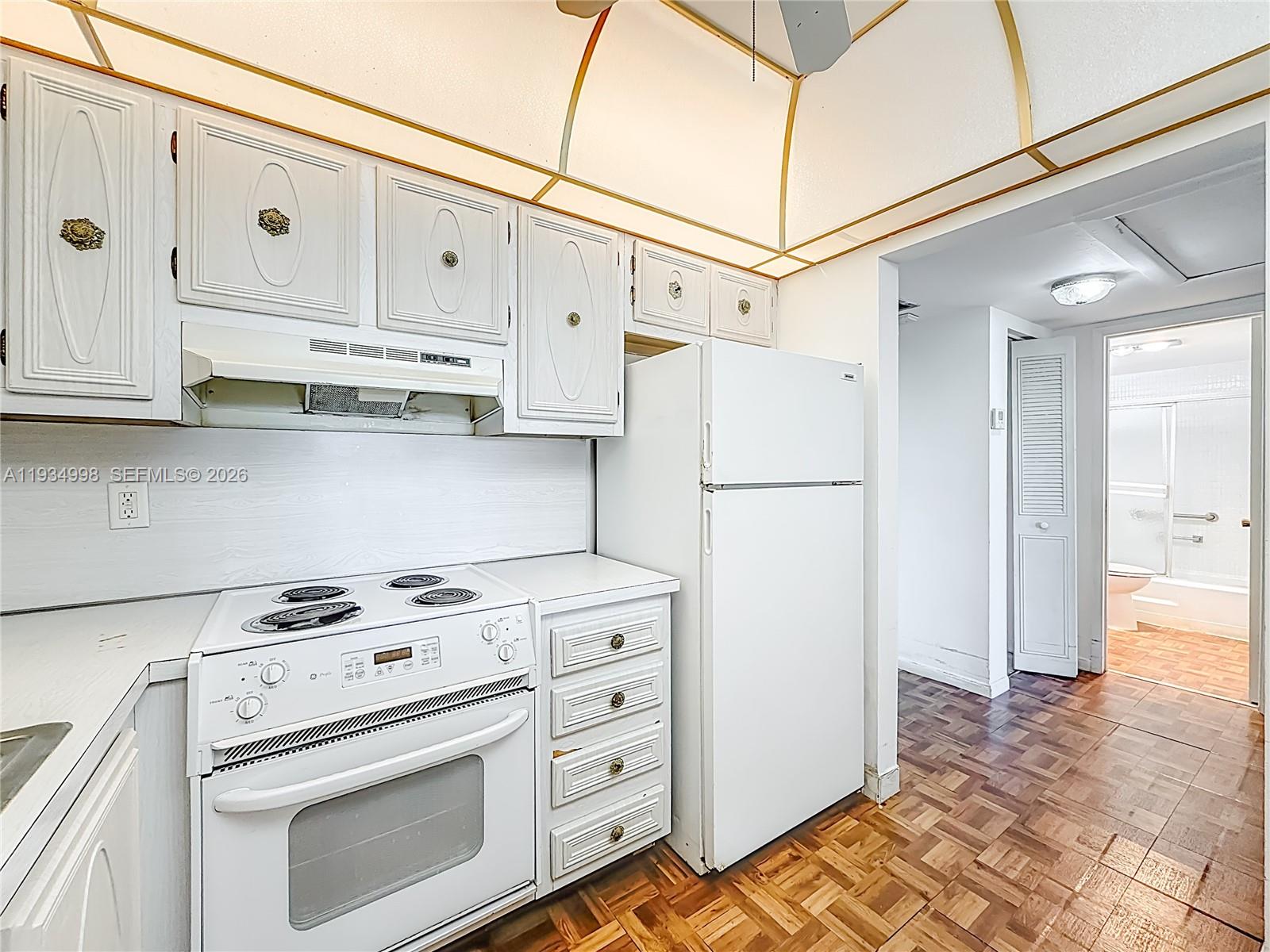 BARCELONA CONDO NORTH BLD - Residential