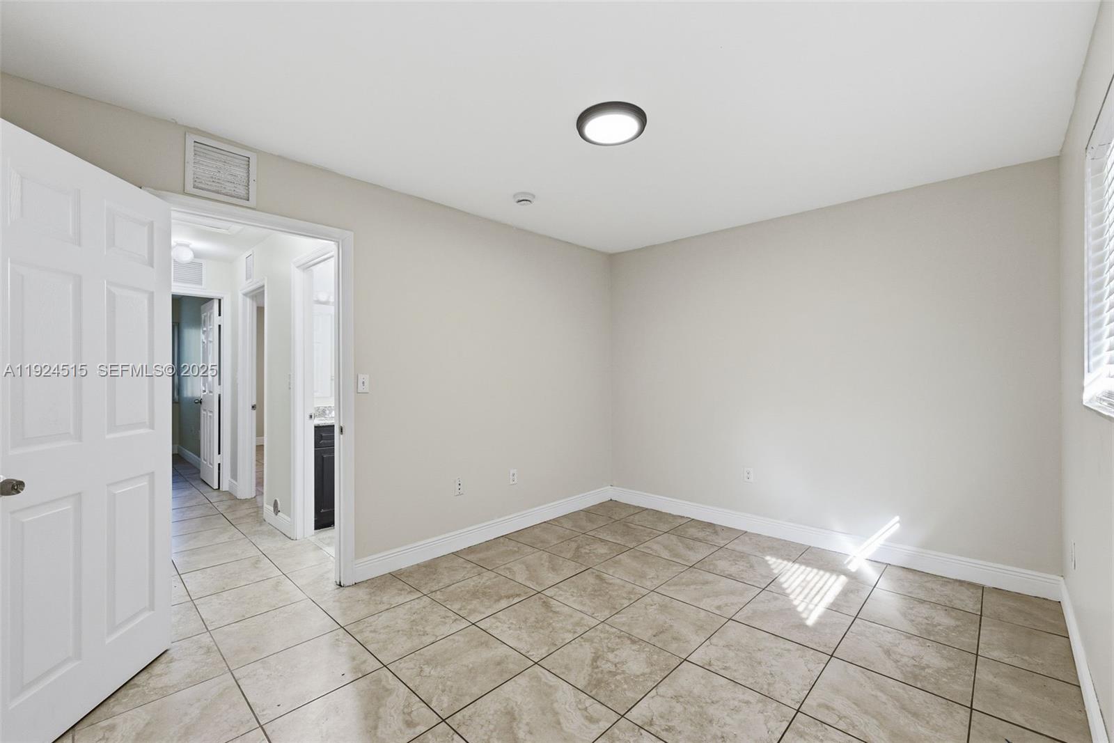 TOWN PARK PLAZA NORTH CON - Residential Lease