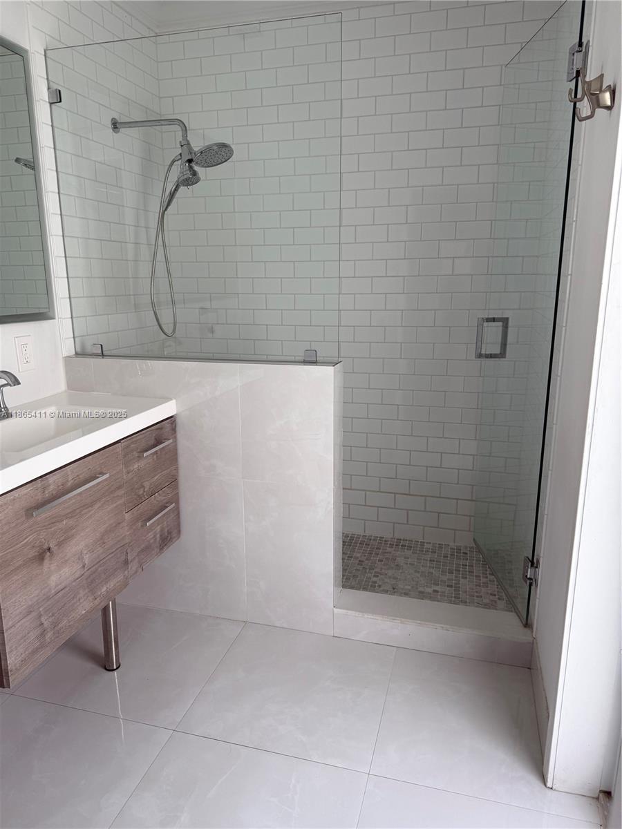 C GAB COUNTRY CLUB SEC 6 - Residential Lease