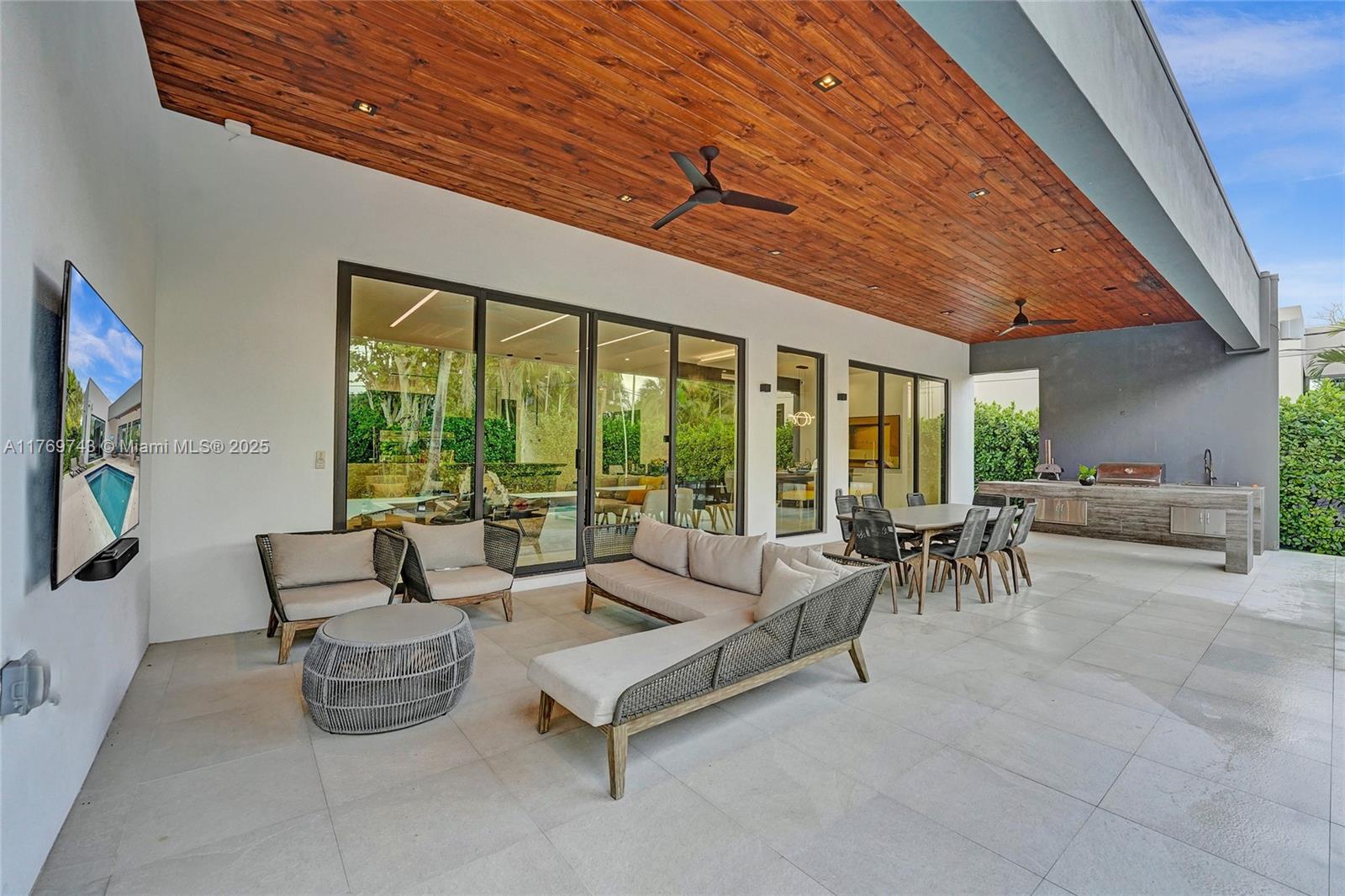 COUNTY SQUIRE ESTATES SEC - Residential Lease