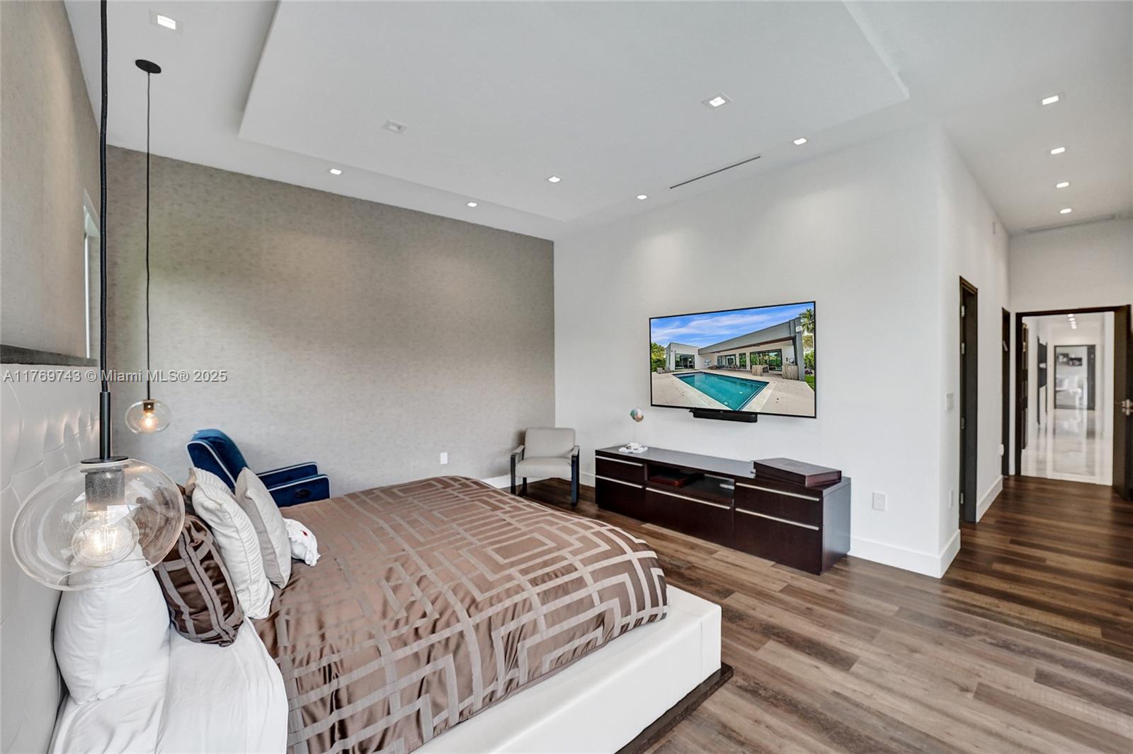 COUNTY SQUIRE ESTATES SEC - Residential Lease