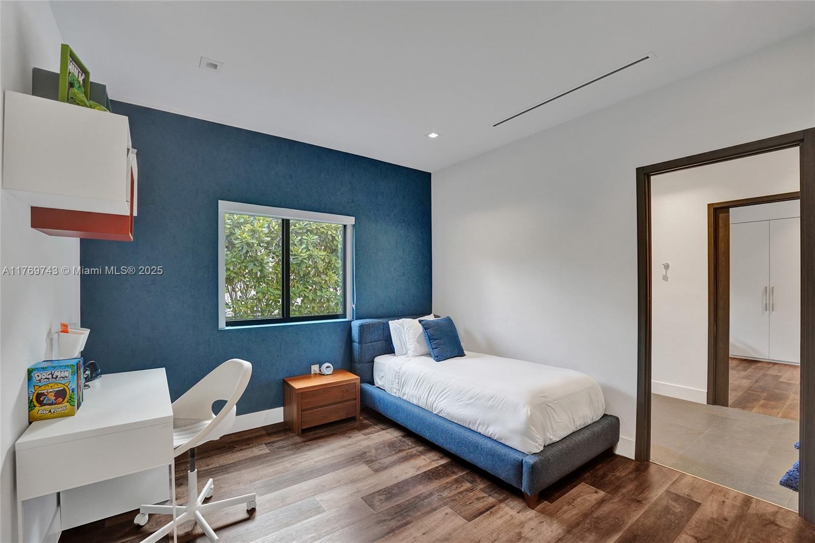 COUNTY SQUIRE ESTATES SEC - Residential Lease