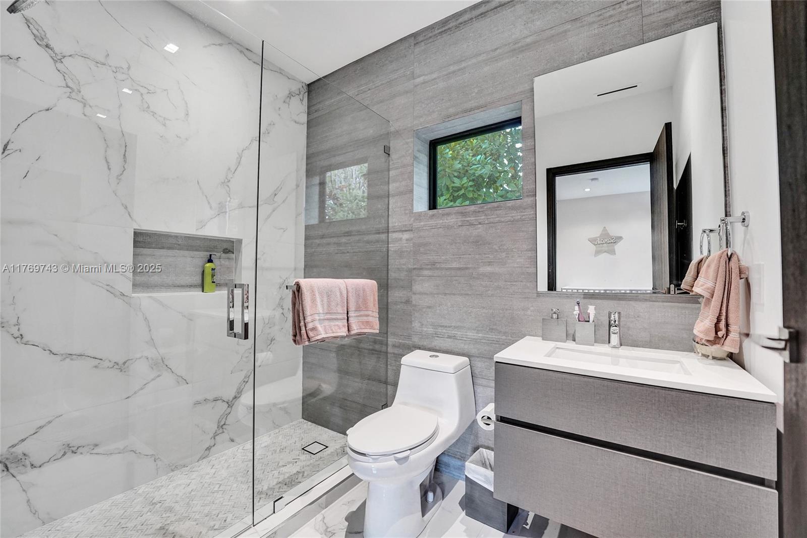 COUNTY SQUIRE ESTATES SEC - Residential Lease