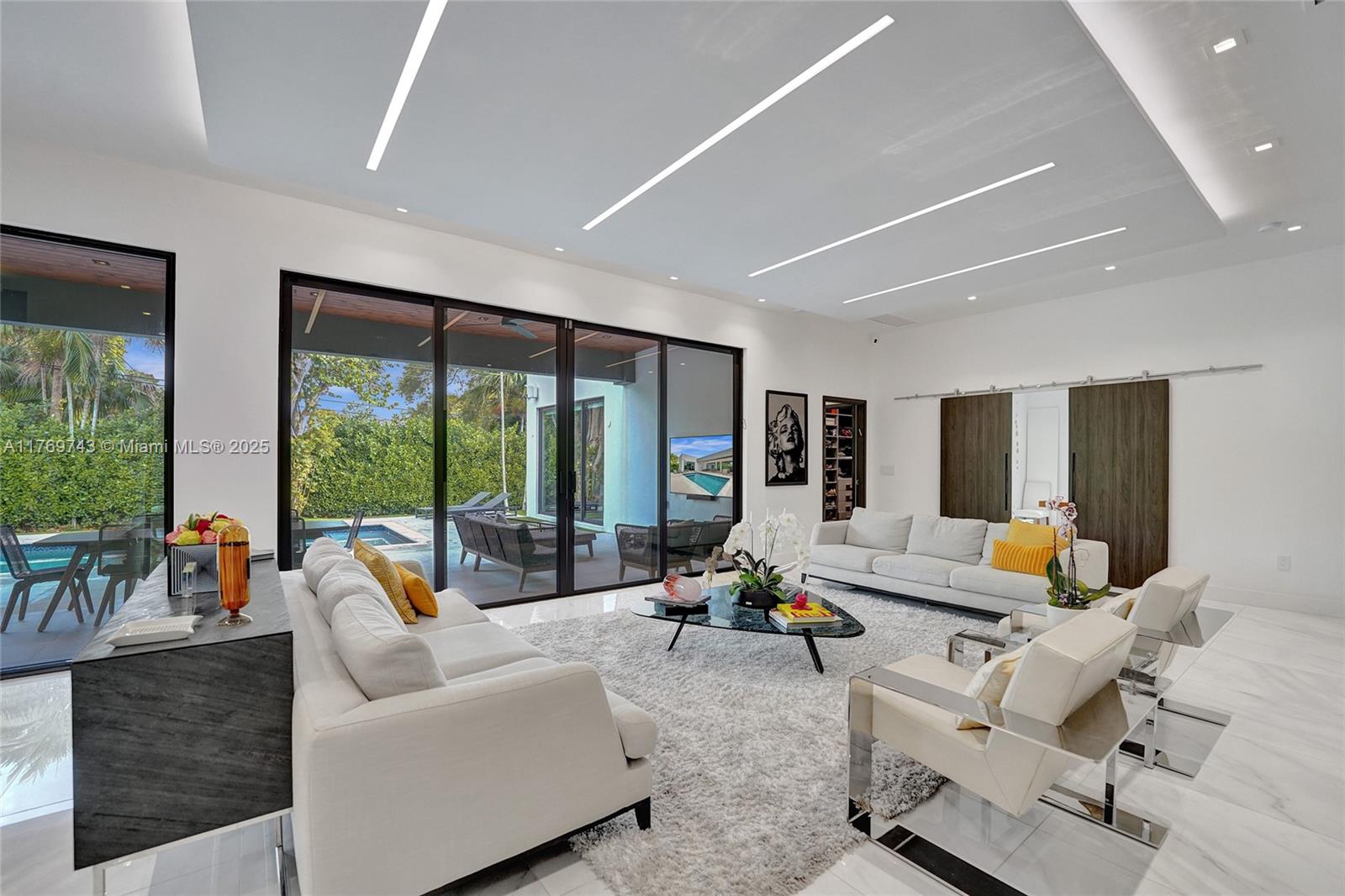 COUNTY SQUIRE ESTATES SEC - Residential Lease