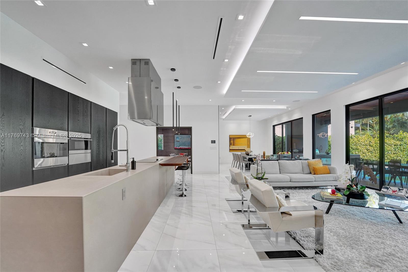 COUNTY SQUIRE ESTATES SEC - Residential Lease