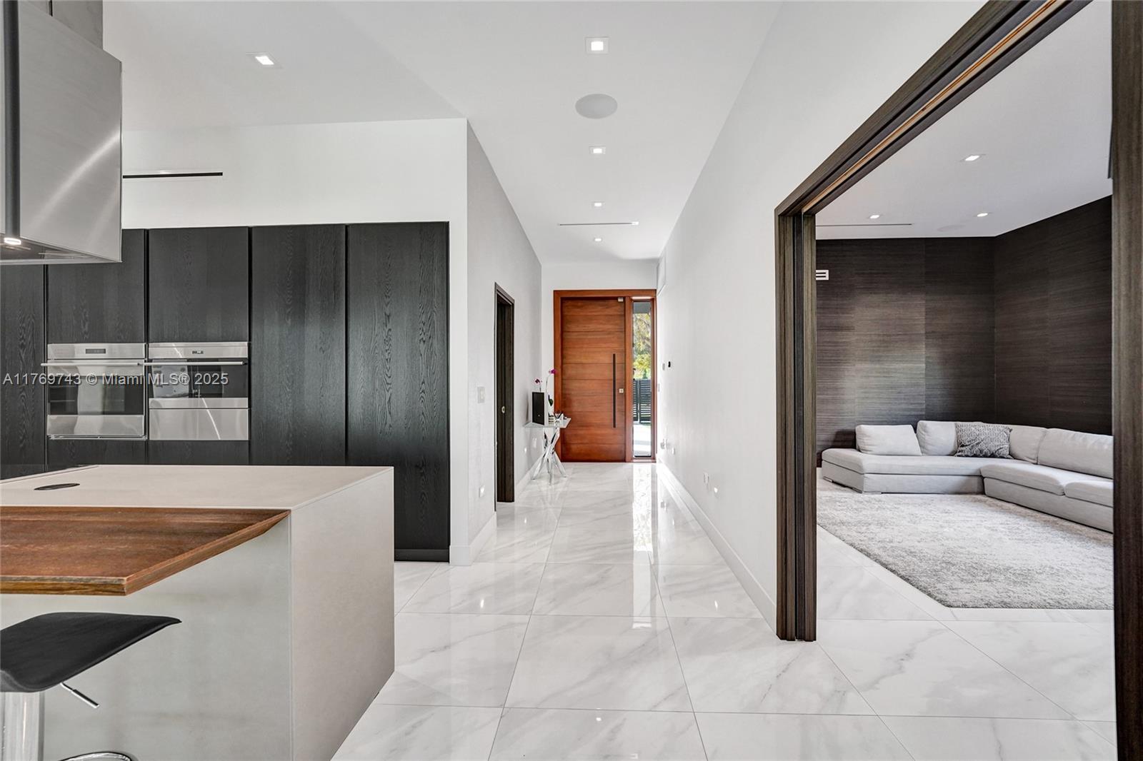 COUNTY SQUIRE ESTATES SEC - Residential Lease