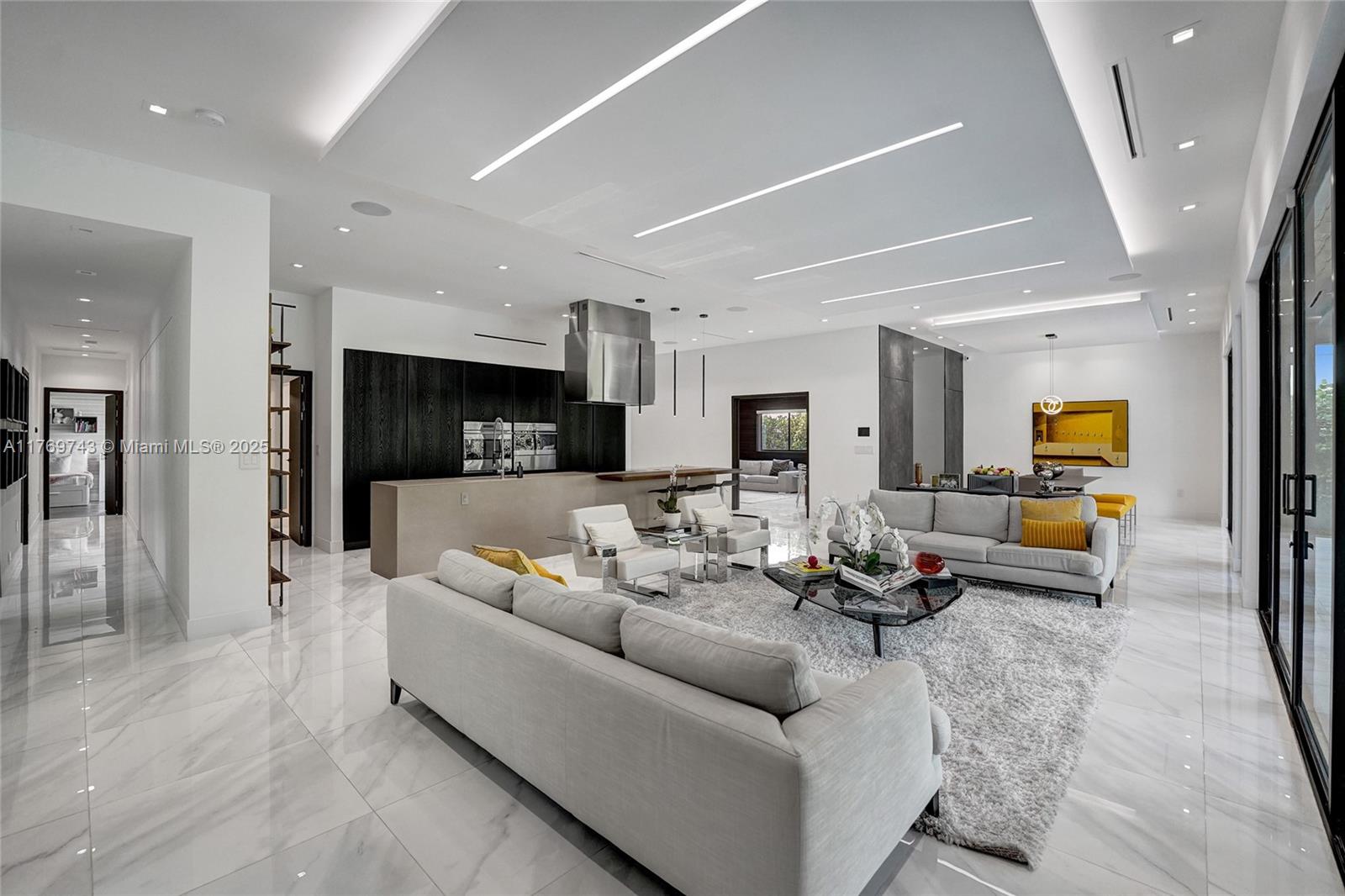 COUNTY SQUIRE ESTATES SEC - Residential Lease