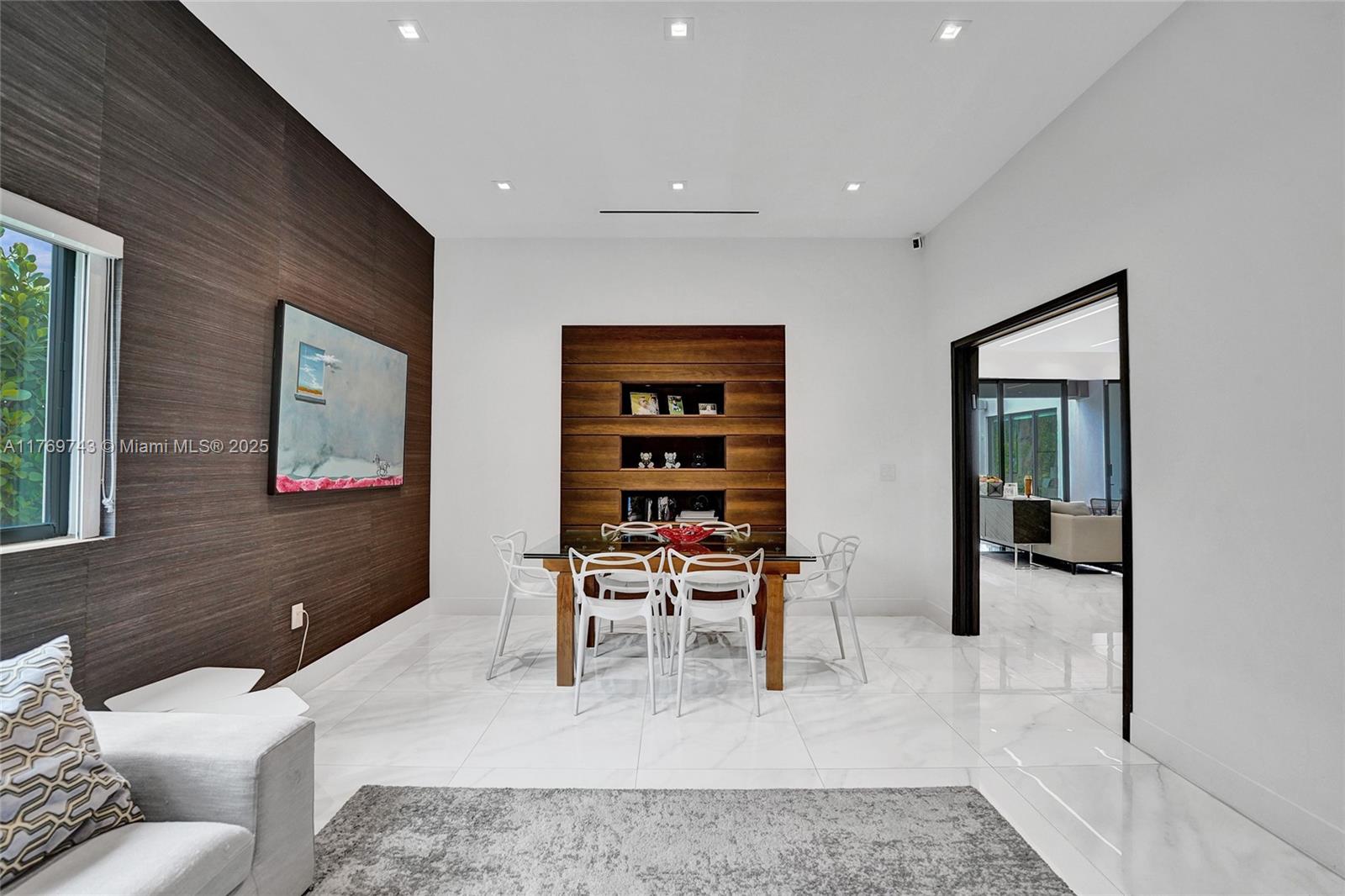 COUNTY SQUIRE ESTATES SEC - Residential Lease