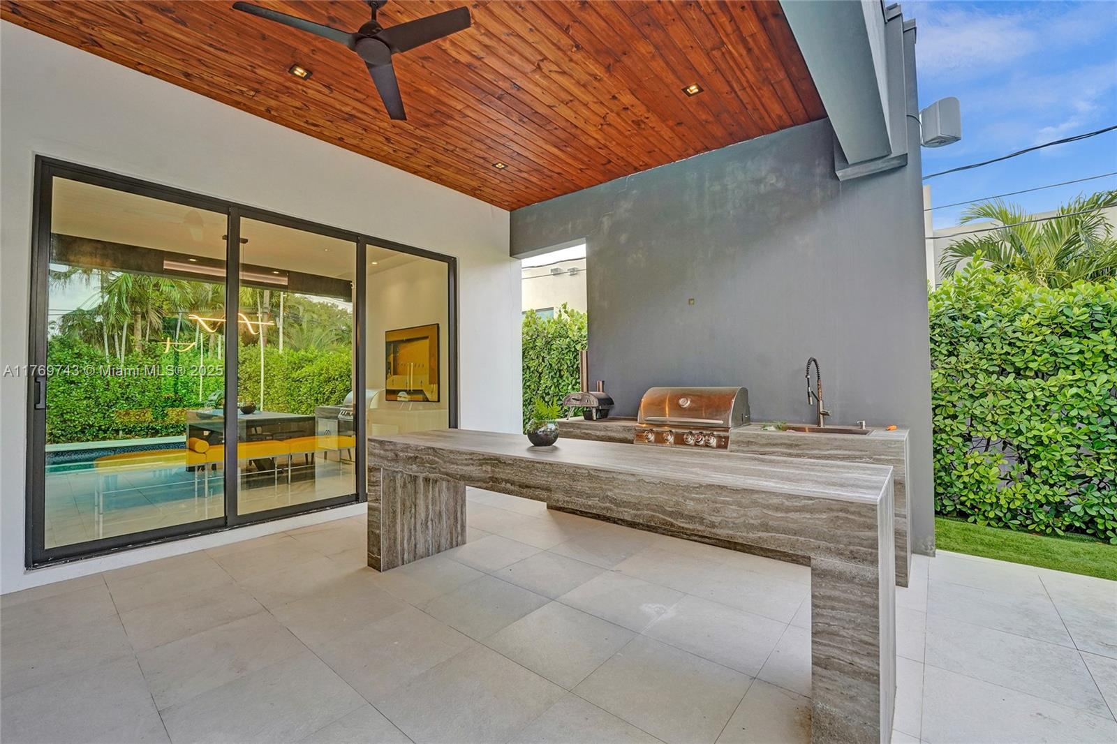 COUNTY SQUIRE ESTATES SEC - Residential Lease