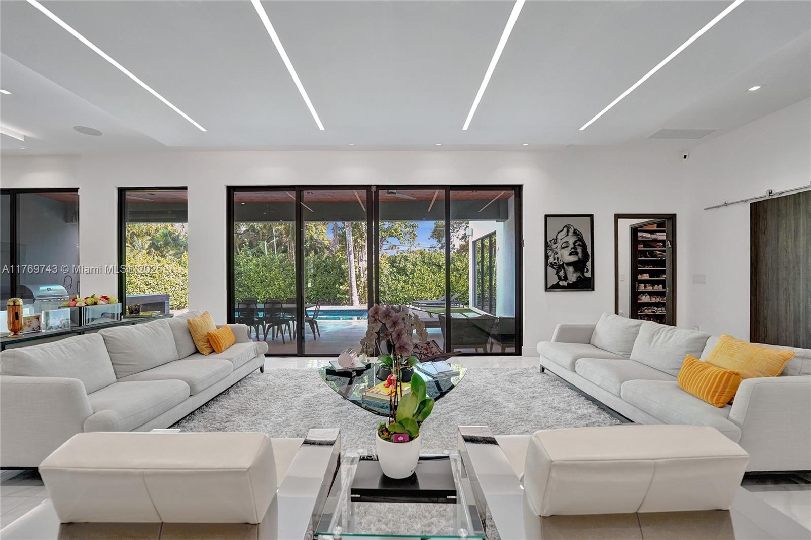 COUNTY SQUIRE ESTATES SEC - Residential Lease
