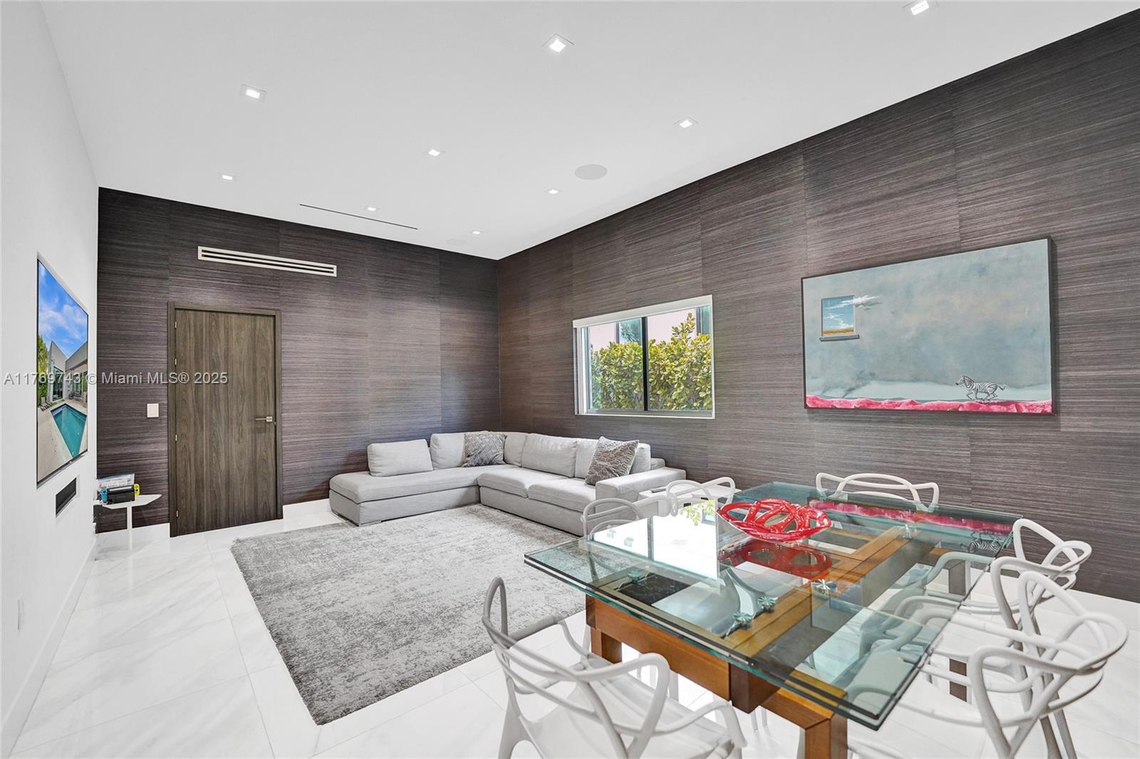 COUNTY SQUIRE ESTATES SEC - Residential Lease