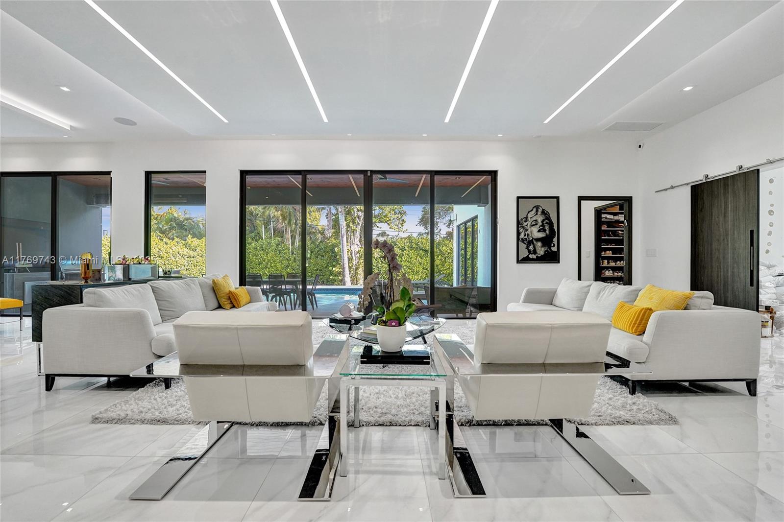 COUNTY SQUIRE ESTATES SEC - Residential Lease