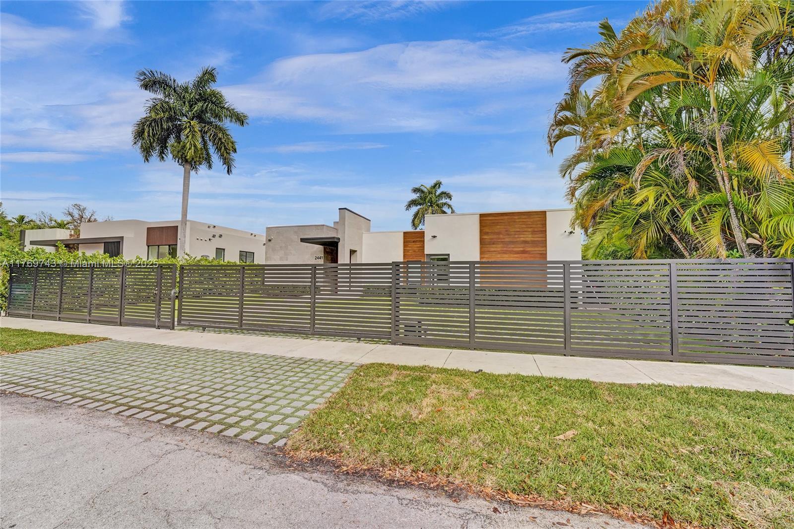 COUNTY SQUIRE ESTATES SEC - Residential Lease