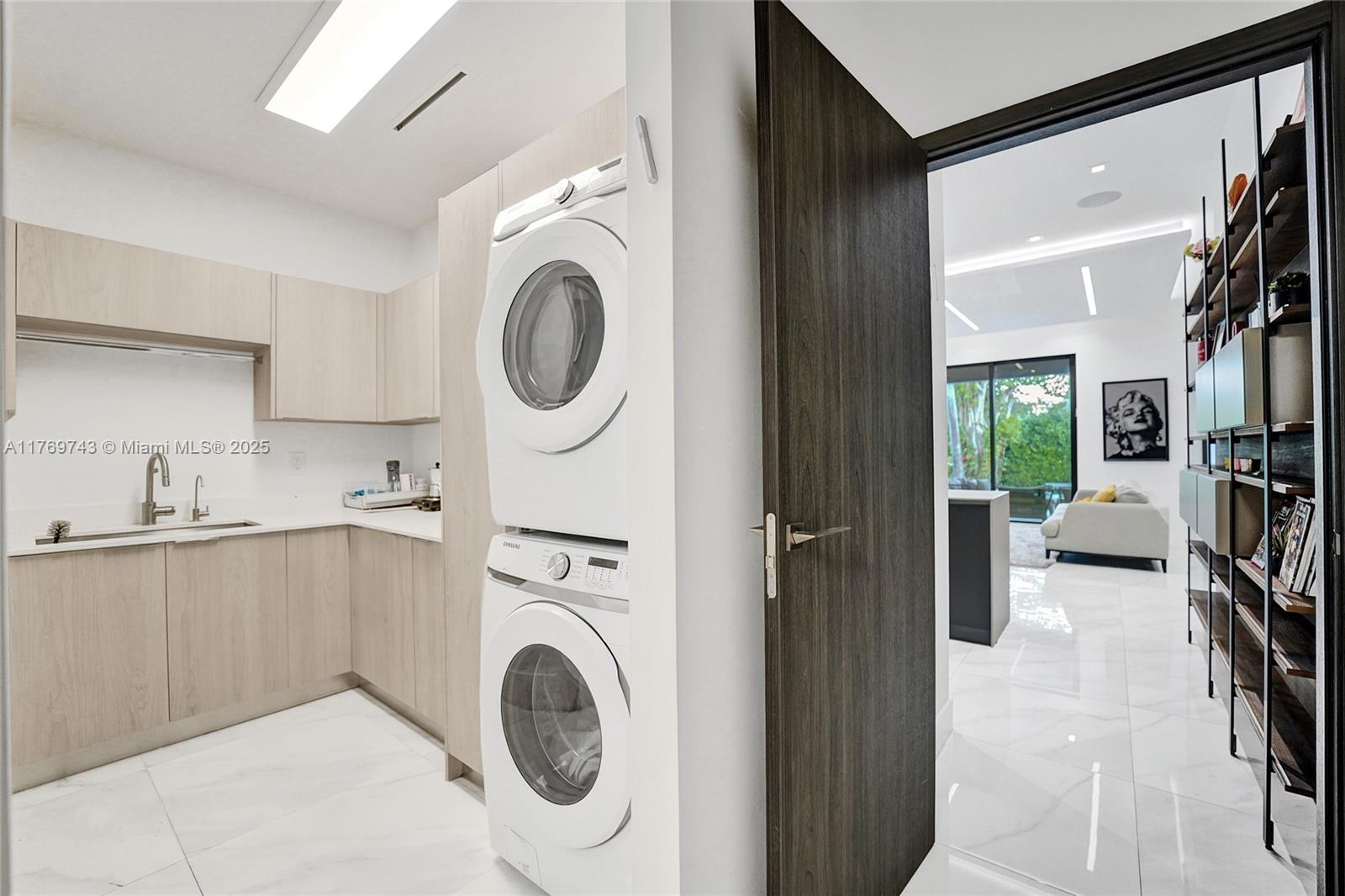 COUNTY SQUIRE ESTATES SEC - Residential Lease