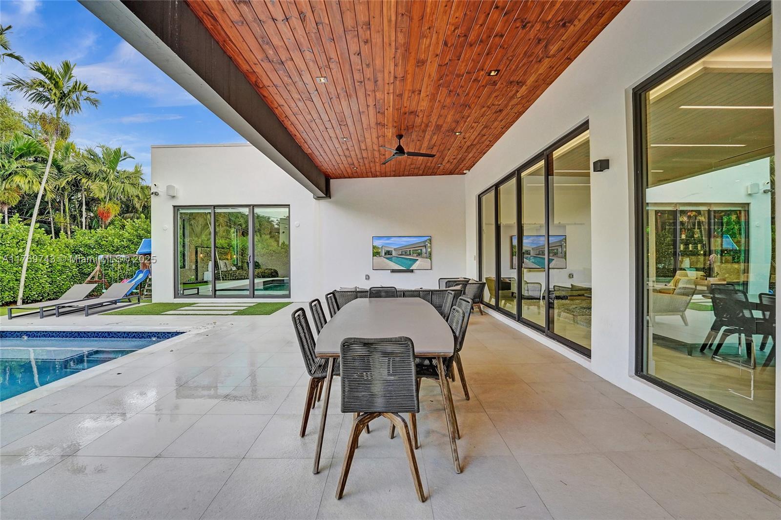 COUNTY SQUIRE ESTATES SEC - Residential Lease