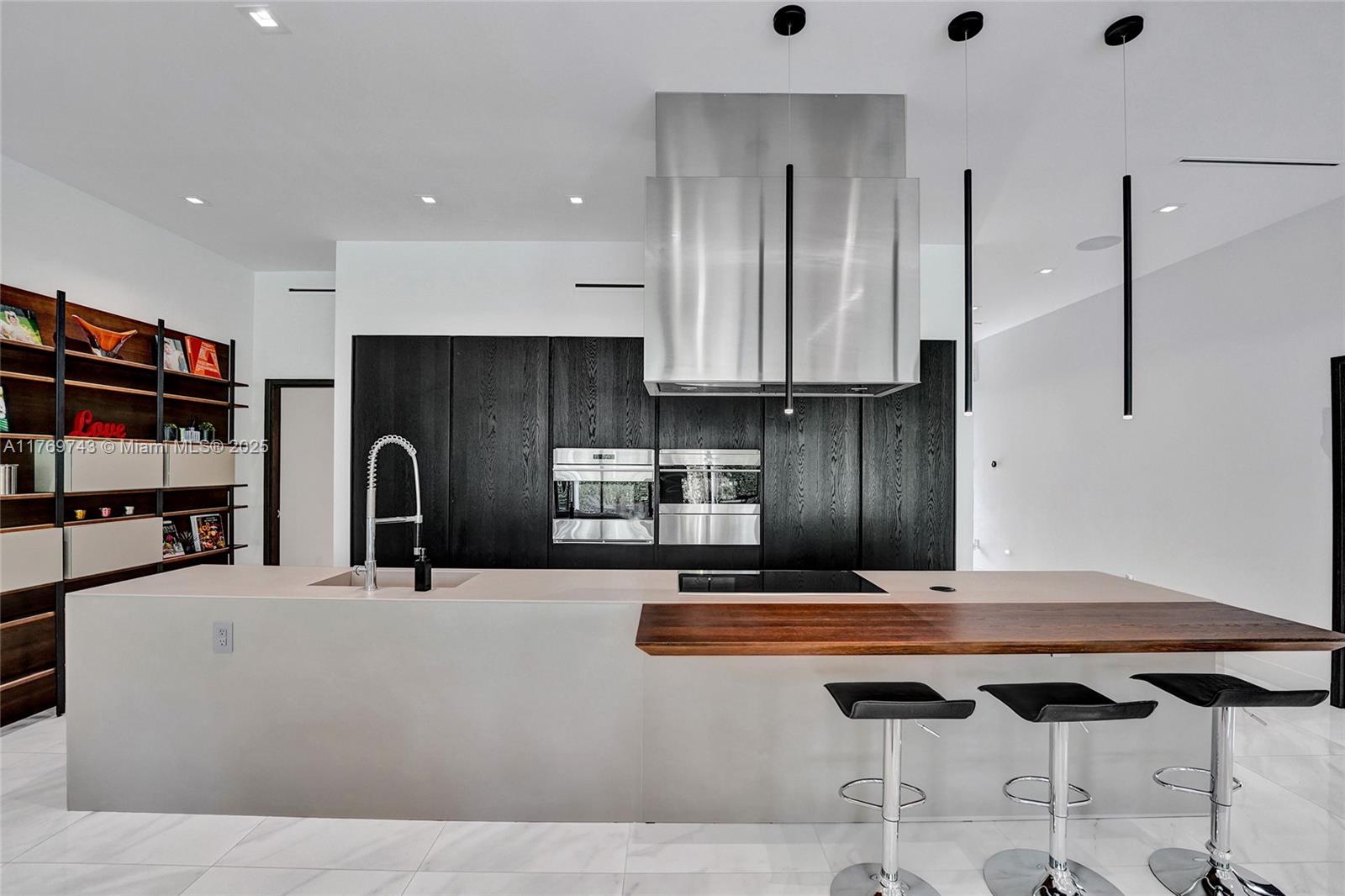 COUNTY SQUIRE ESTATES SEC - Residential Lease