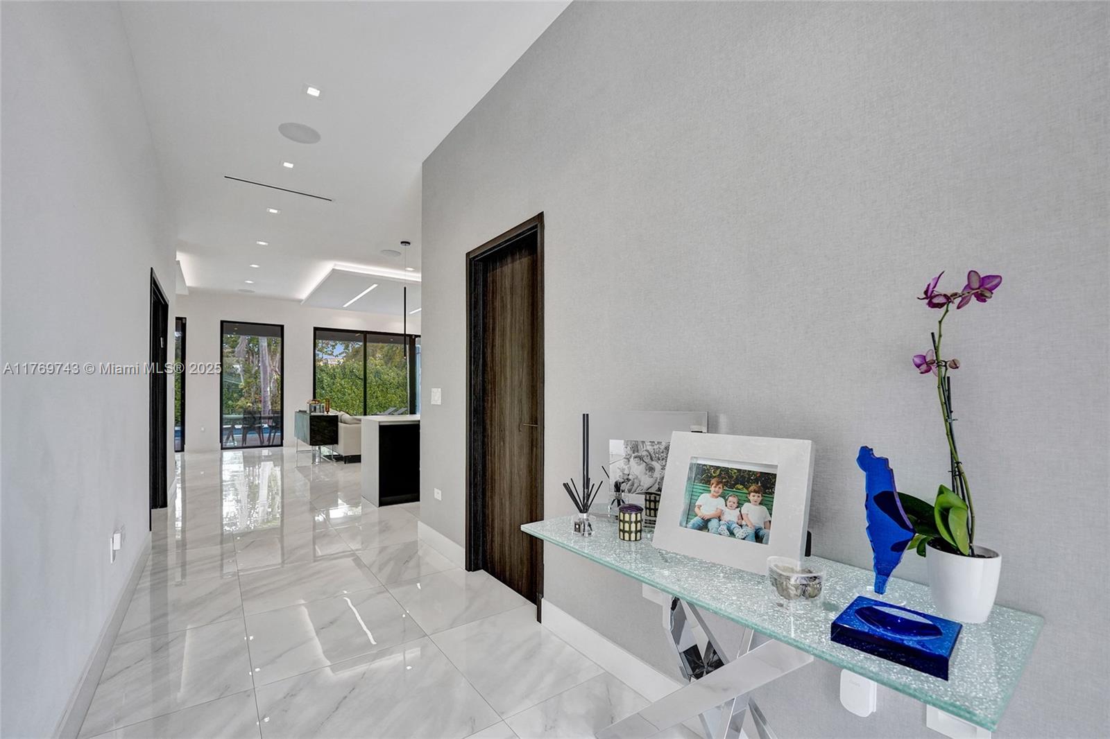 COUNTY SQUIRE ESTATES SEC - Residential Lease