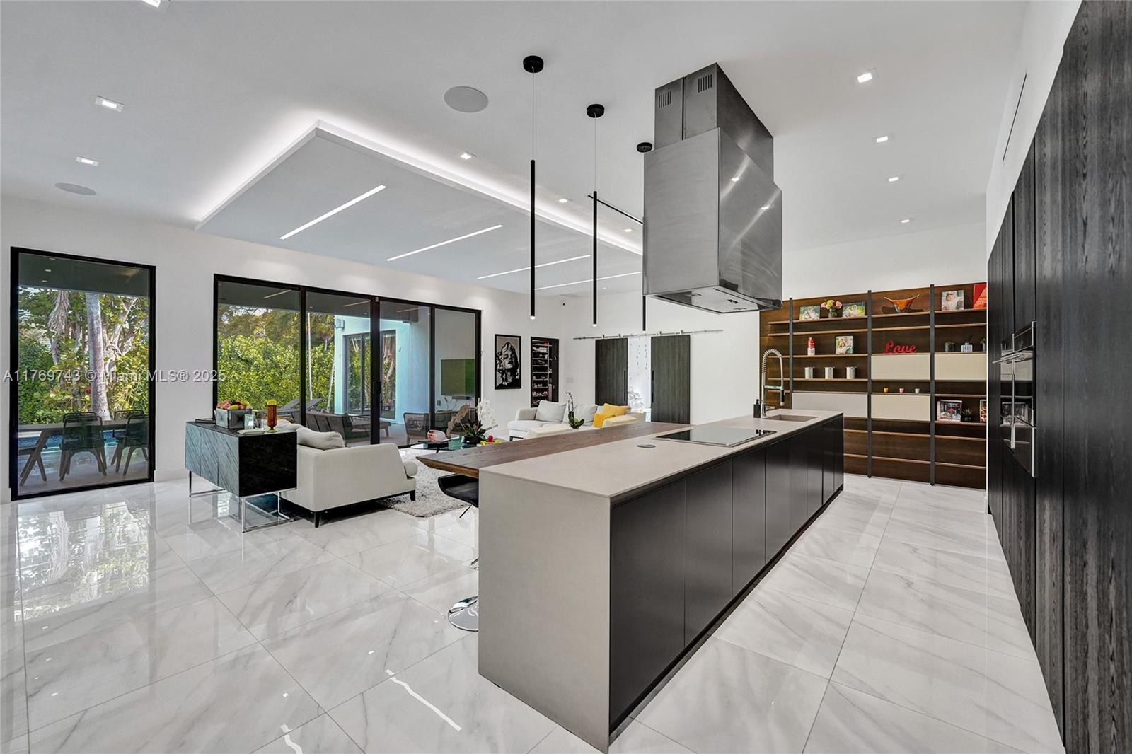 COUNTY SQUIRE ESTATES SEC - Residential Lease