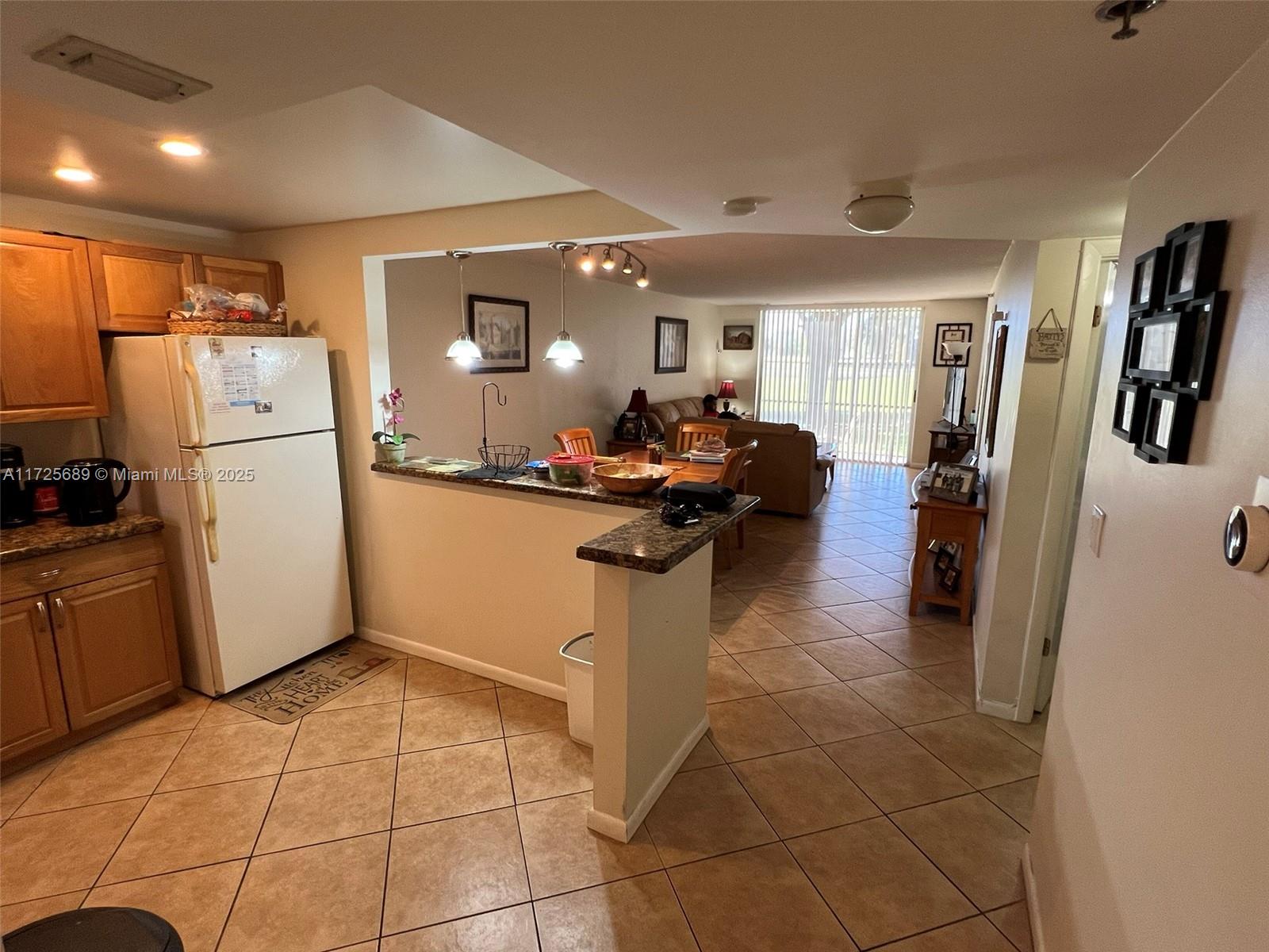ROLLING HILLS GOLF AND - Residential