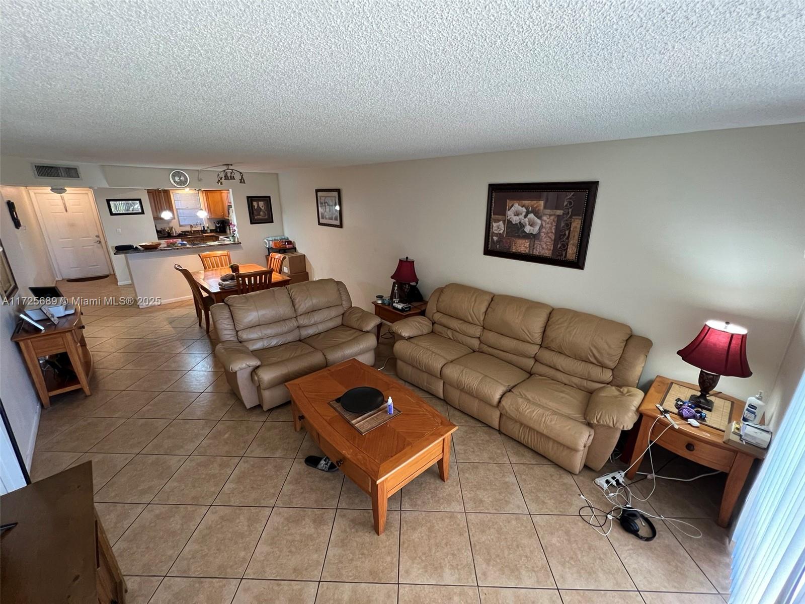 ROLLING HILLS GOLF AND - Residential