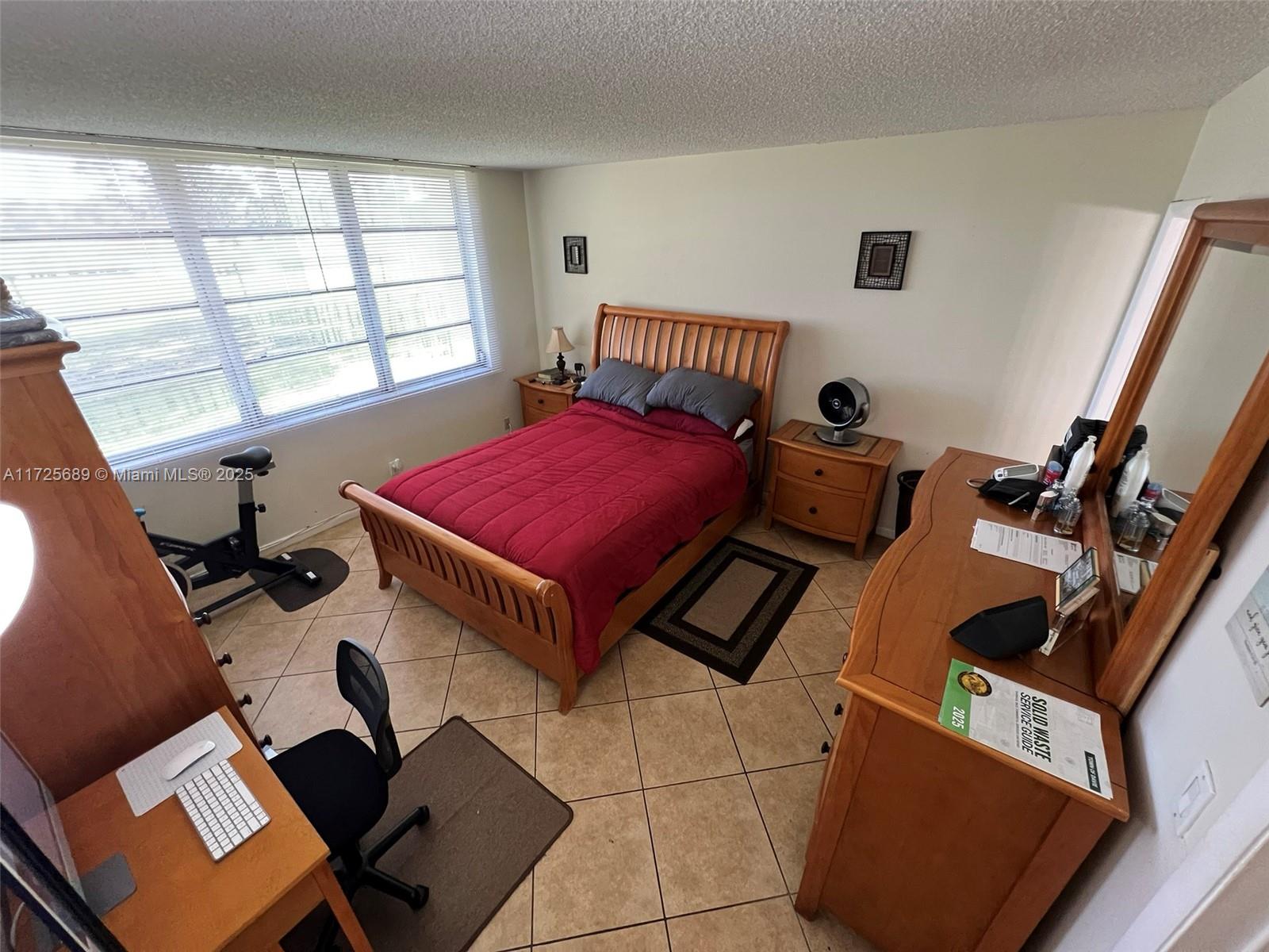 ROLLING HILLS GOLF AND - Residential