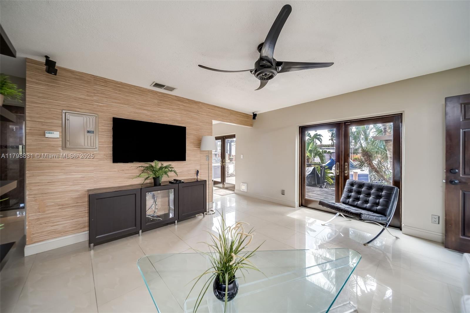 1473 NW 10th St 1-2