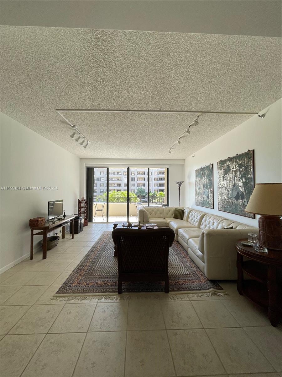 Key Biscayne, Florida 33149, United States, 2 Bedrooms Bedrooms, ,2 BathroomsBathrooms,Residential,Active,62289