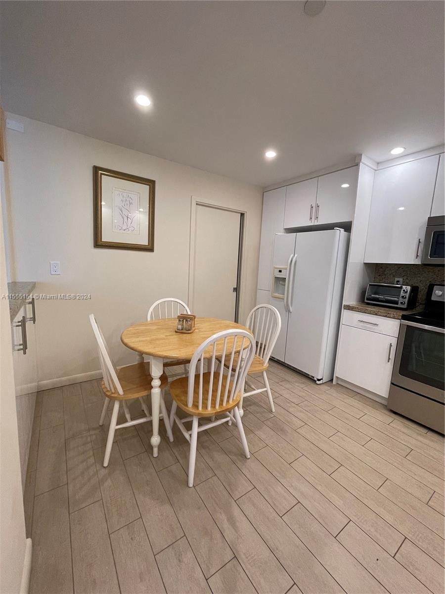 Key Biscayne, Florida 33149, United States, 2 Bedrooms Bedrooms, ,2 BathroomsBathrooms,Residential,Active,62289