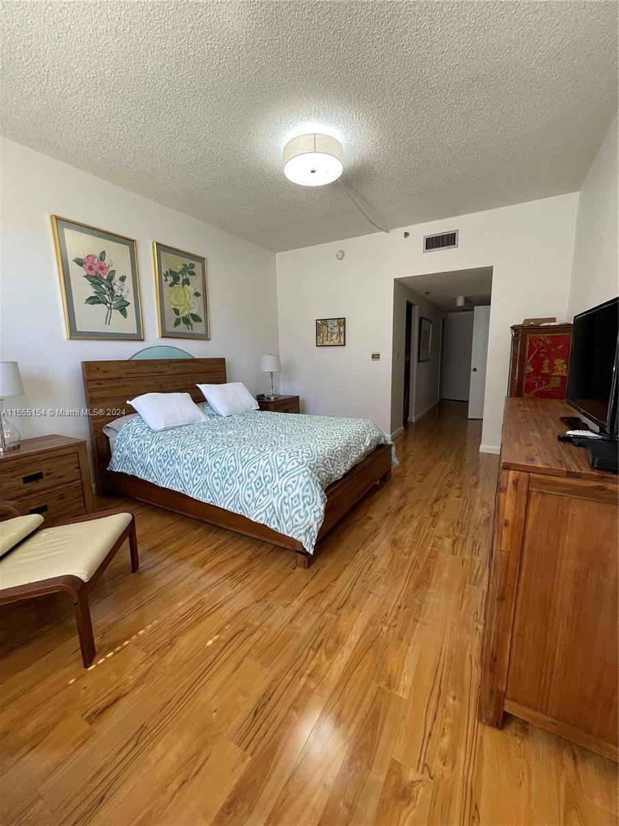 Key Biscayne, Florida 33149, United States, 2 Bedrooms Bedrooms, ,2 BathroomsBathrooms,Residential,Active,62289