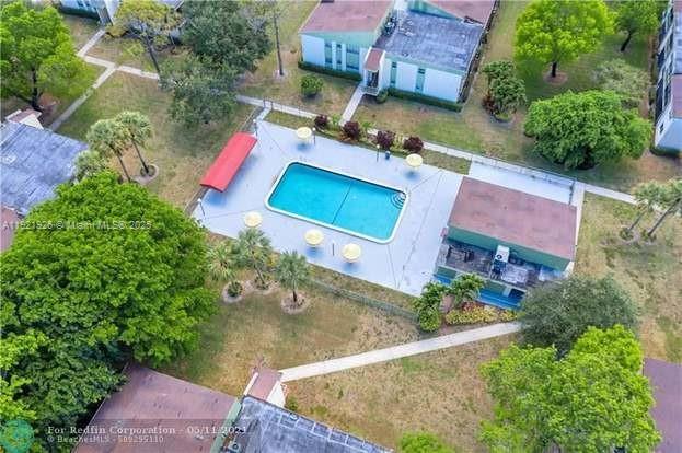 RAMBLEWOOD EAST CONDO - Residential