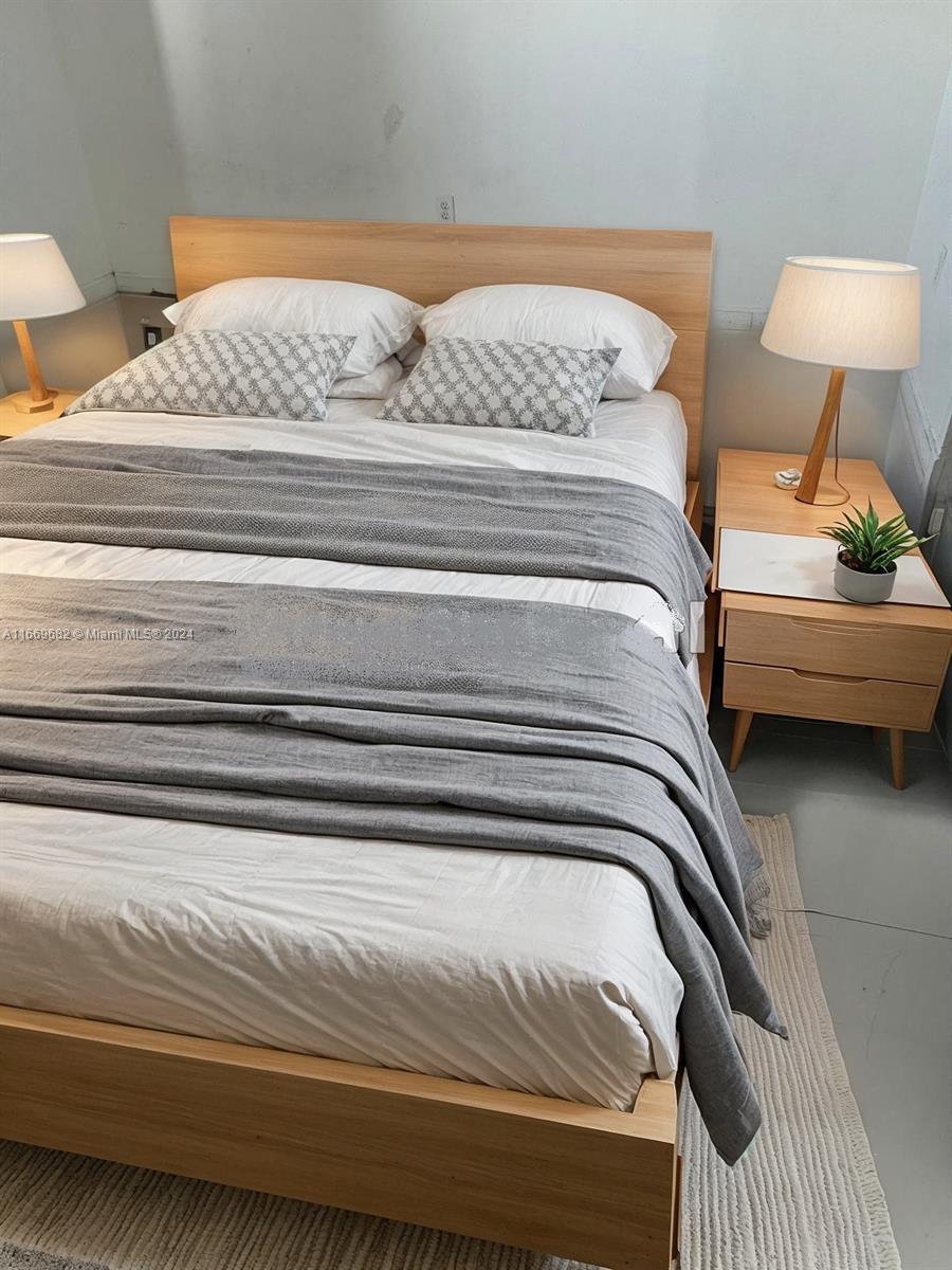SAMARI LAKE EAST CONDO - Residential Lease