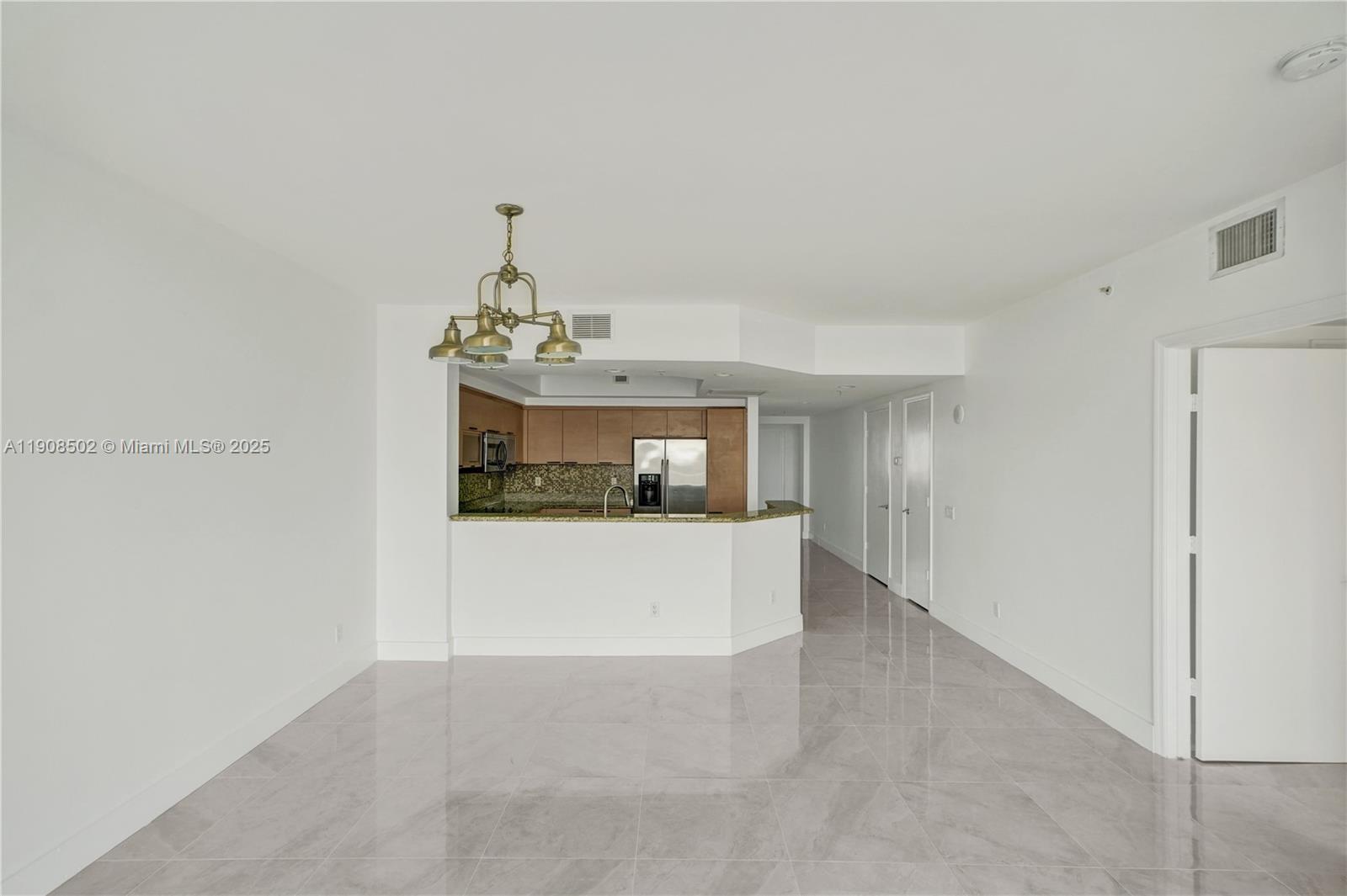 THE OAKS I CONDO - Residential Lease