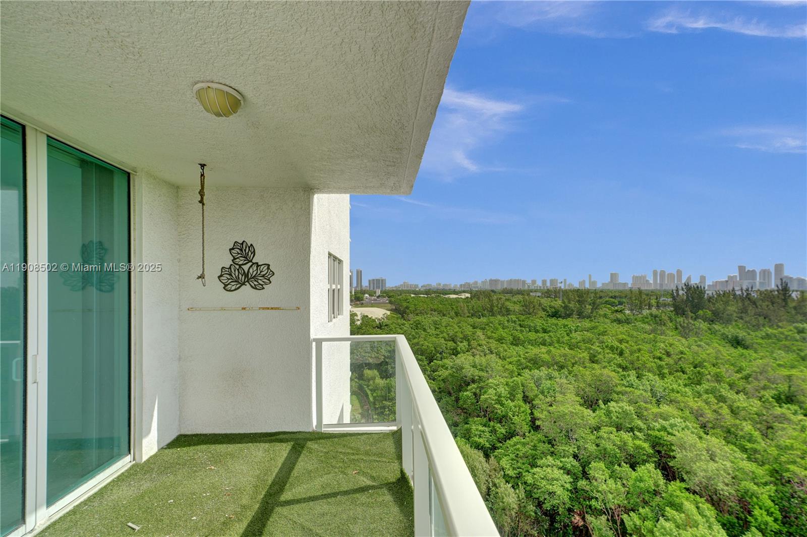 THE OAKS I CONDO - Residential Lease