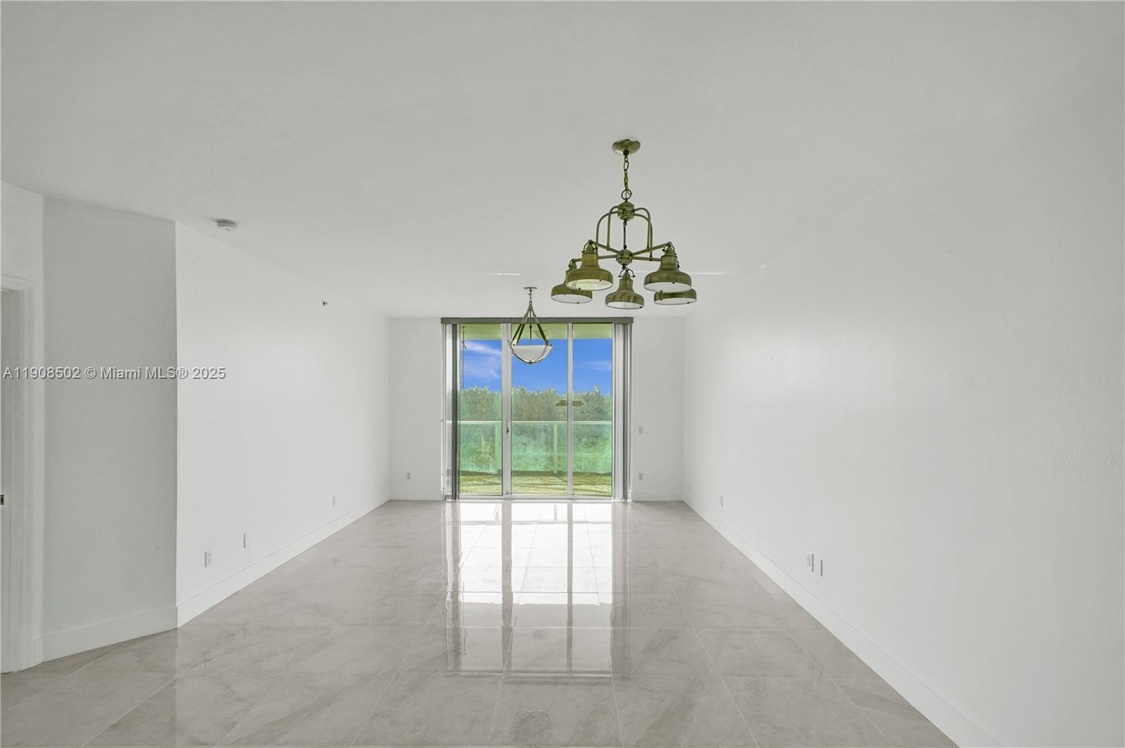 THE OAKS I CONDO - Residential Lease