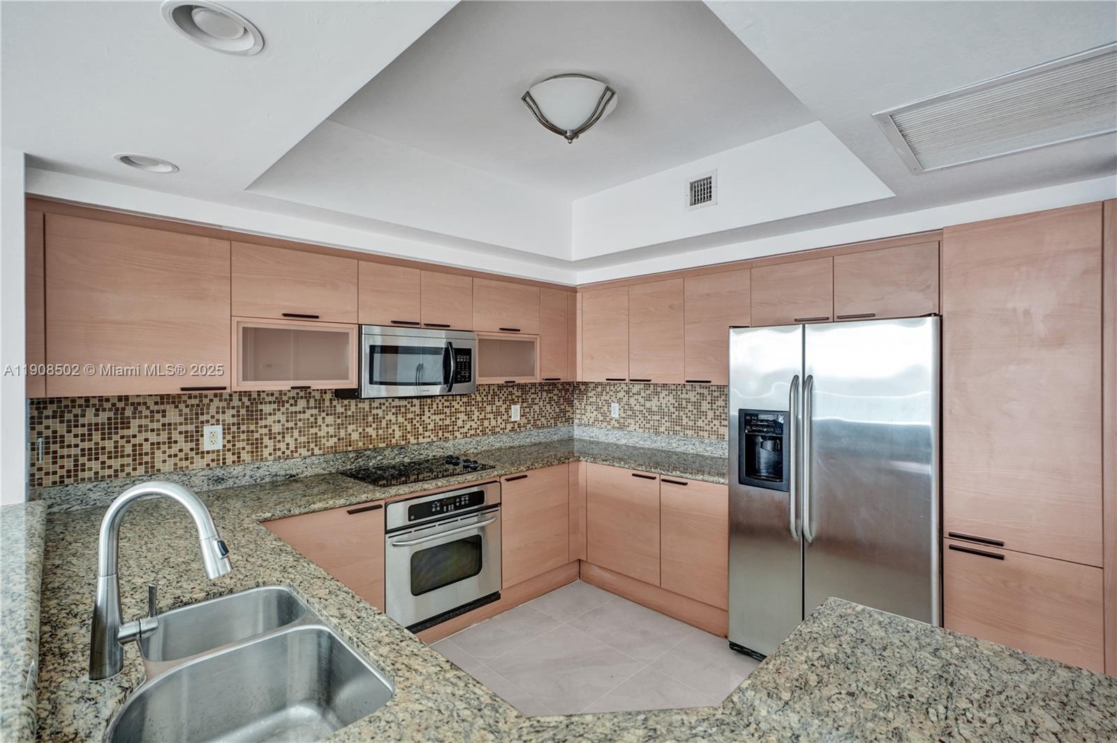 THE OAKS I CONDO - Residential Lease