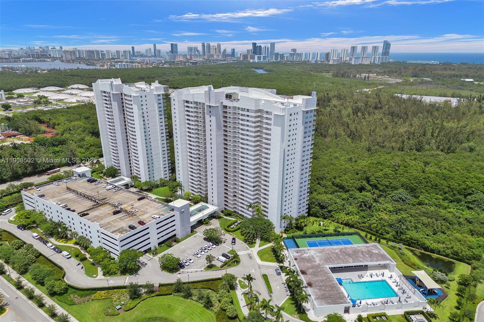 THE OAKS I CONDO - Residential Lease